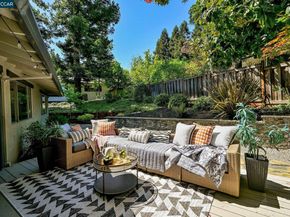 4 Burnt Oak Cir, Lafayette CA 94549