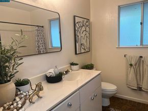 4 Burnt Oak Cir, Lafayette CA 94549