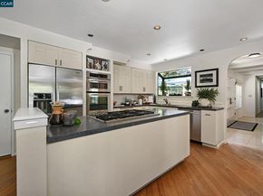 4 Burnt Oak Cir, Lafayette CA 94549