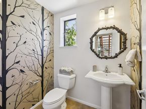 23 City Limits Cir, Emeryville CA 94608