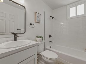 1116 E 20Th St, Oakland CA 94606