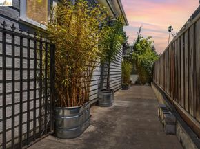 1116 E 20Th St, Oakland CA 94606