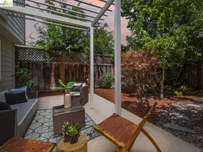 1116 E 20Th St, Oakland CA 94606