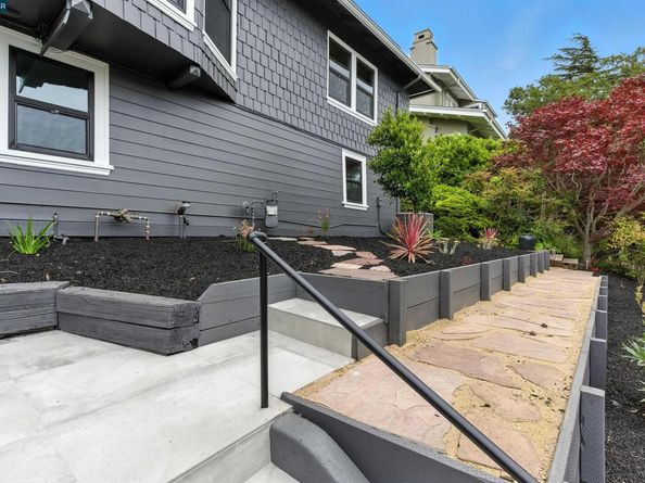 5020 Golden Gate Ave, Oakland CA 94618