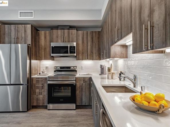 2400 Adeline ST 408, Oakland CA 94607