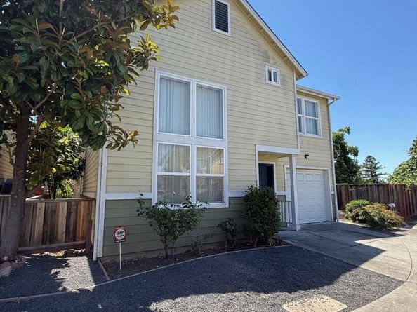 2438 Savannah Court, Oakland CA 94605
