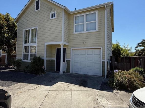 2438 Savannah Court, Oakland CA 94605