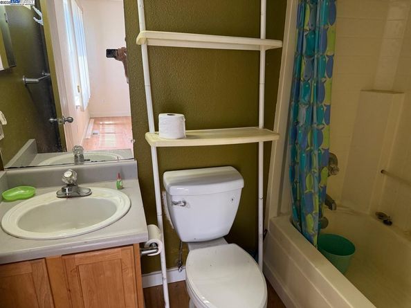 2438 Savannah Court, Oakland CA 94605