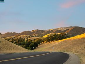 51 Brightwood Cir, Danville CA 94506