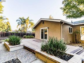 7897 Meadowbrook Court, Pleasanton CA 94588