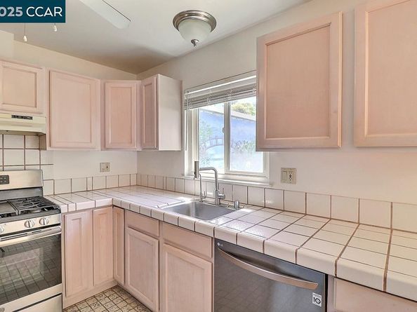 2465 Buena Vista Ave, Walnut Creek CA 94597