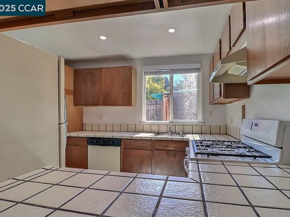 2465 Buena Vista Ave, Walnut Creek CA 94597