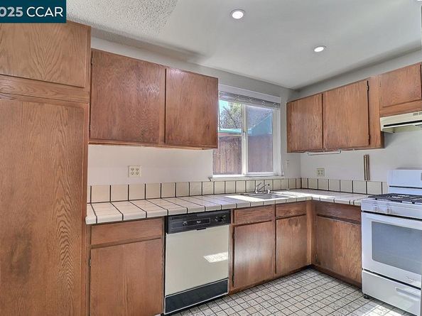 2465 Buena Vista Ave, Walnut Creek CA 94597