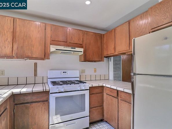 2465 Buena Vista Ave, Walnut Creek CA 94597