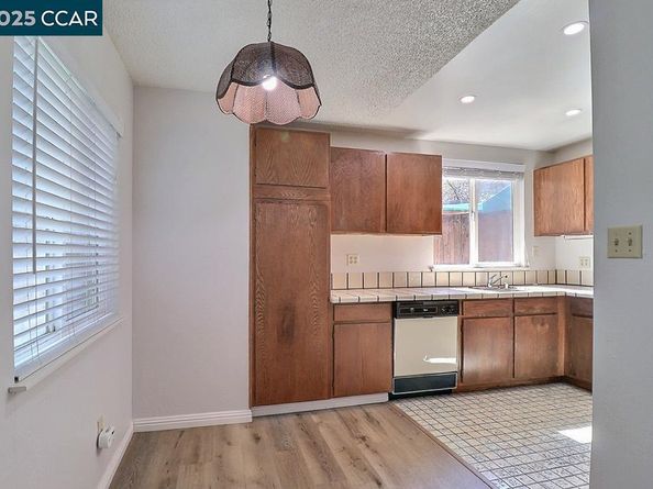 2465 Buena Vista Ave, Walnut Creek CA 94597