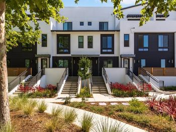 994 Harcot Court