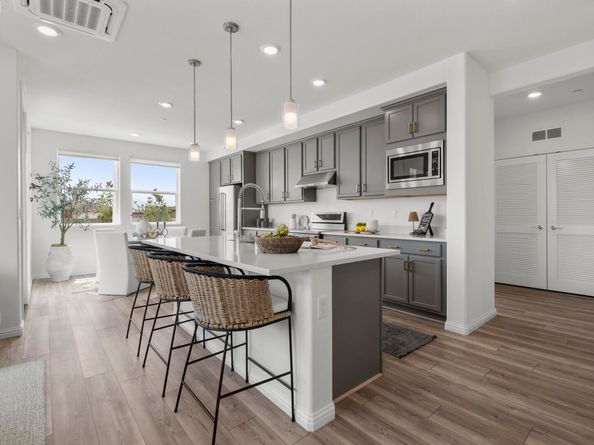 2818 Fifth Street, Alameda CA 94501