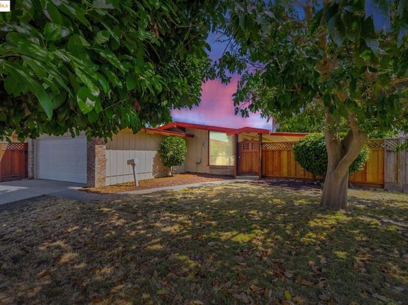 27624 Orlando Ave, Hayward CA 94545