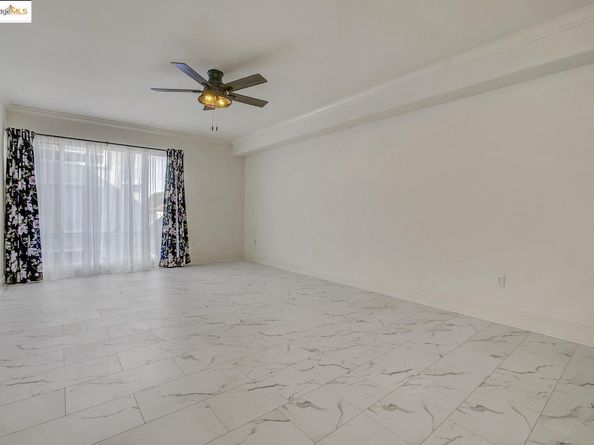 1515 14th AVE 302, Oakland CA 94606