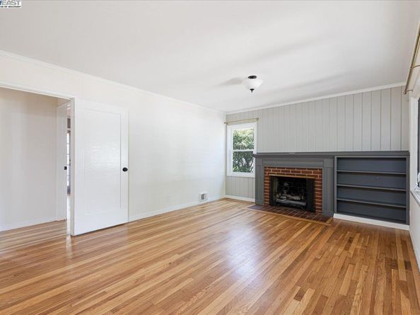130 Marlow Dr, Oakland CA 94605