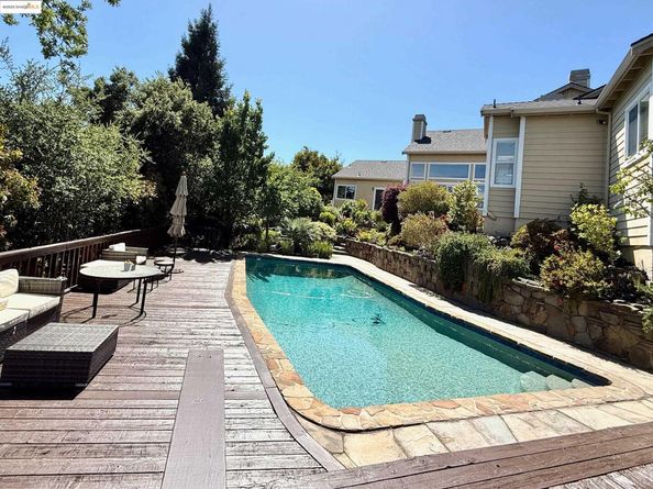 78 Scenic Dr, Orinda CA 94563