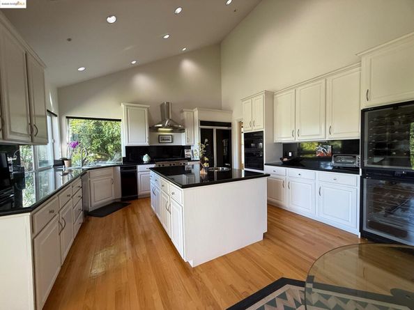 78 Scenic Dr, Orinda CA 94563