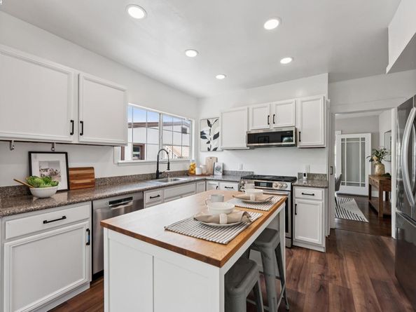 2512 67th Ave, Oakland CA 94605