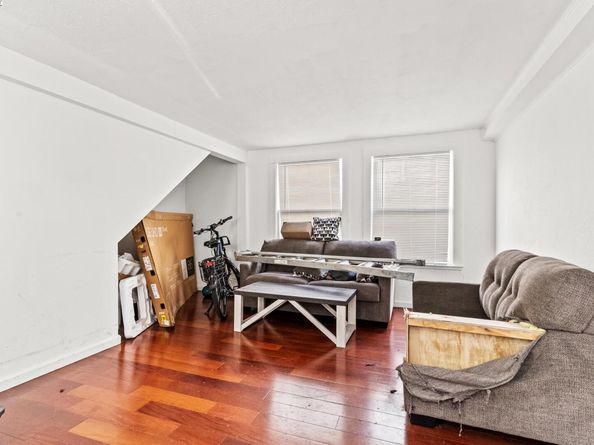 812 Lisbon, Oakland CA 94601