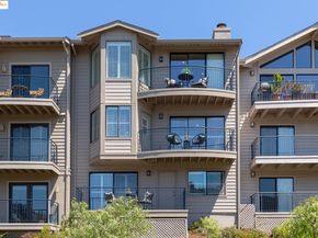 64 Schooner Hl, Oakland CA 94618