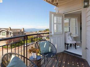 64 Schooner Hl, Oakland CA 94618