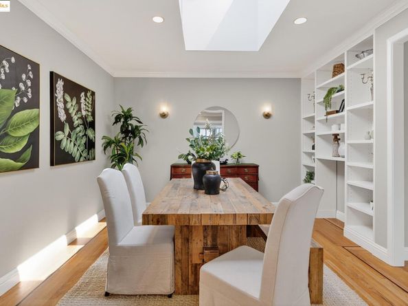 64 Schooner Hl, Oakland CA 94618