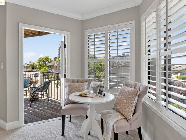 64 Schooner Hl, Oakland CA 94618