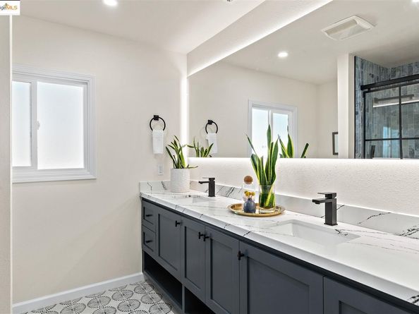 3449 Encina Way, Oakland CA 94605