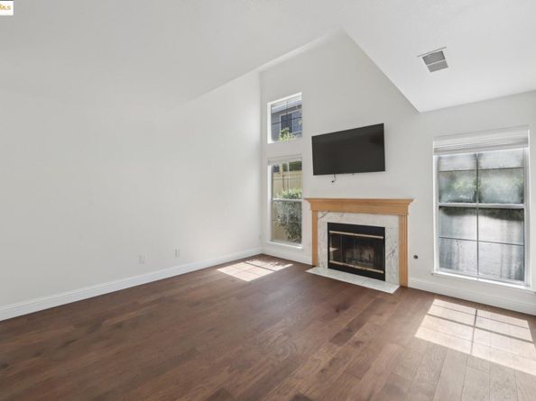 204 Pebblecreek Ct, Martinez CA 94553