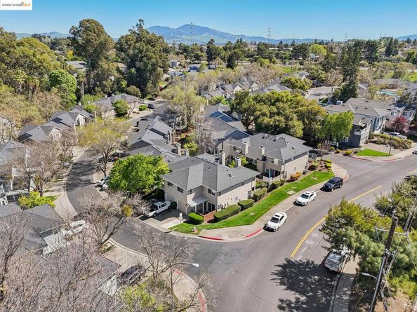 204 Pebblecreek Ct, Martinez CA 94553