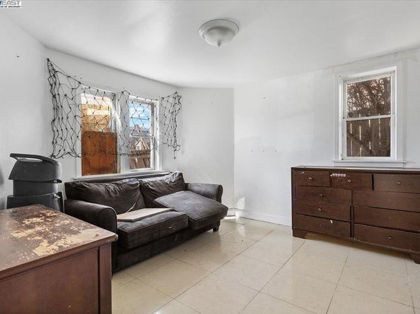 2230 23Rd Ave, Oakland CA 94606