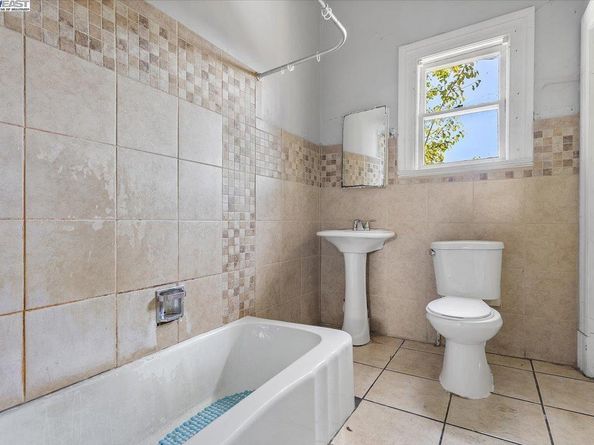 2230 23Rd Ave, Oakland CA 94606