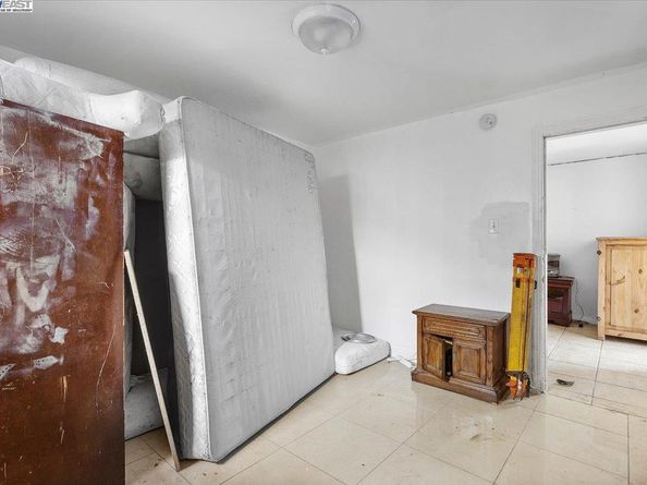 2230 23Rd Ave, Oakland CA 94606