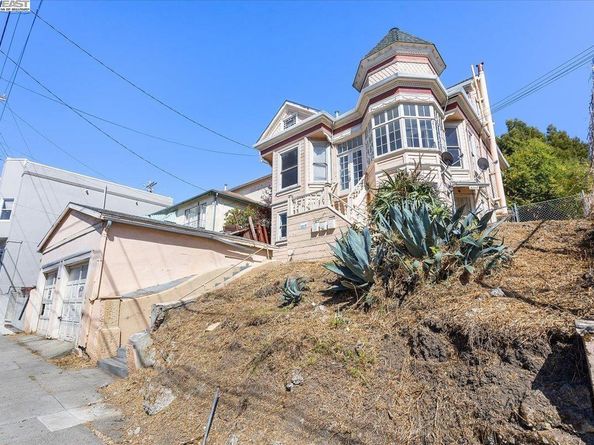 2230 23Rd Ave, Oakland CA 94606
