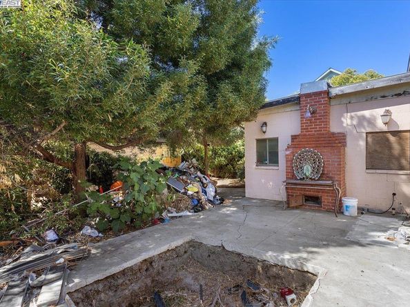 2230 23Rd Ave, Oakland CA 94606