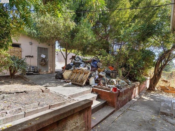 2230 23Rd Ave, Oakland CA 94606