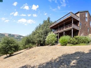 25 Watchwood Ct, Orinda CA 94563