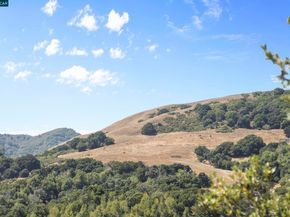 25 Watchwood Ct, Orinda CA 94563