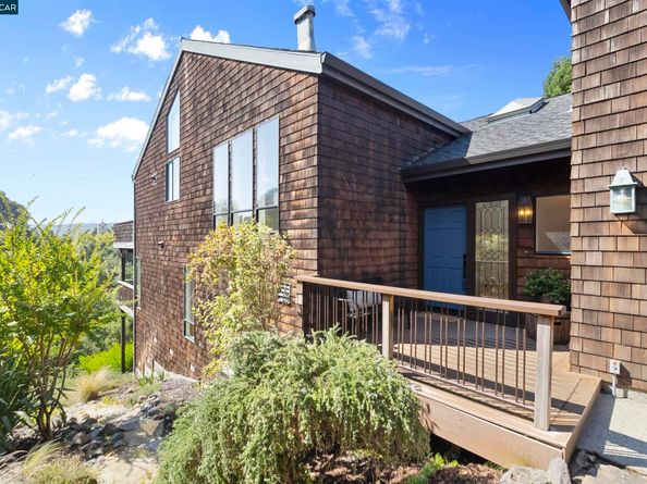 25 Watchwood Ct, Orinda CA 94563