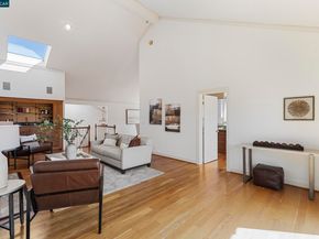 25 Watchwood Ct, Orinda CA 94563