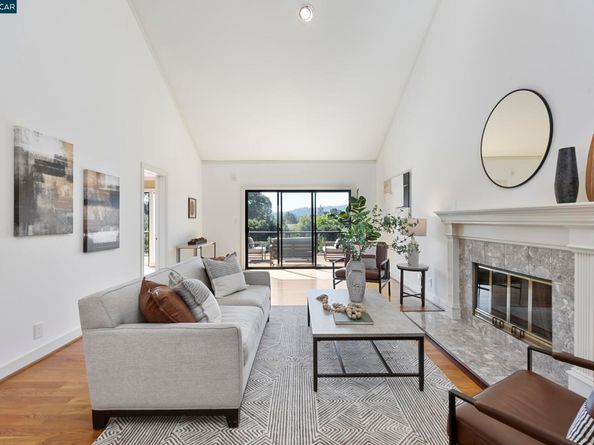 25 Watchwood Ct, Orinda CA 94563