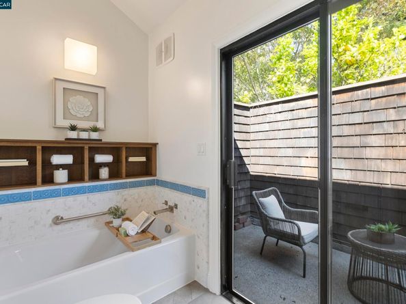 25 Watchwood Ct, Orinda CA 94563
