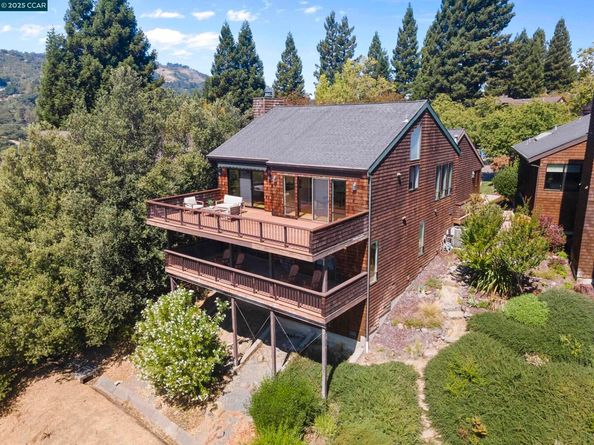 25 Watchwood Ct, Orinda CA 94563