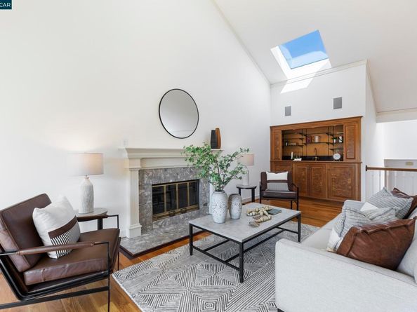 25 Watchwood Ct, Orinda CA 94563