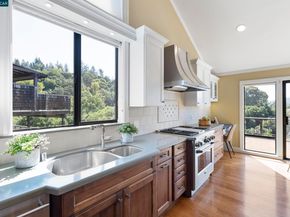 25 Watchwood Ct, Orinda CA 94563